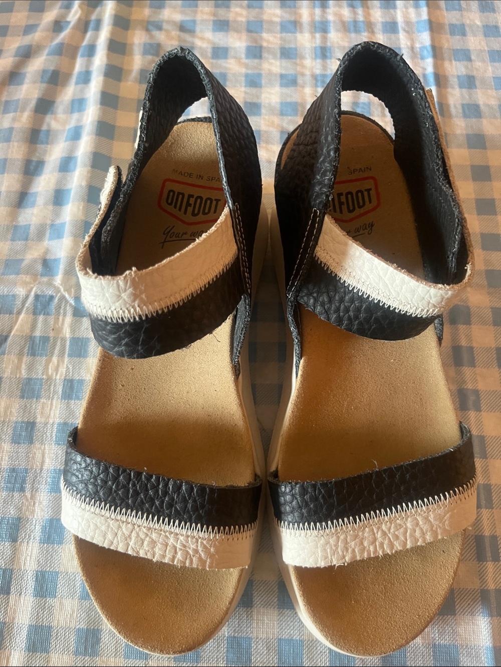 On foot Daytona Platform Black and White Leather leather hook and loop strap Zen